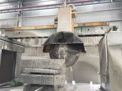 Four-Cylinder Hydraulic Stone Block Cutter Four-Cylinder Hydraulic Stone Block Cutter